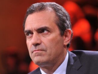 De Magistris: "Il ministro Valditara tace sull’aggressione fascista nei confronti degli studenti di Firenze"