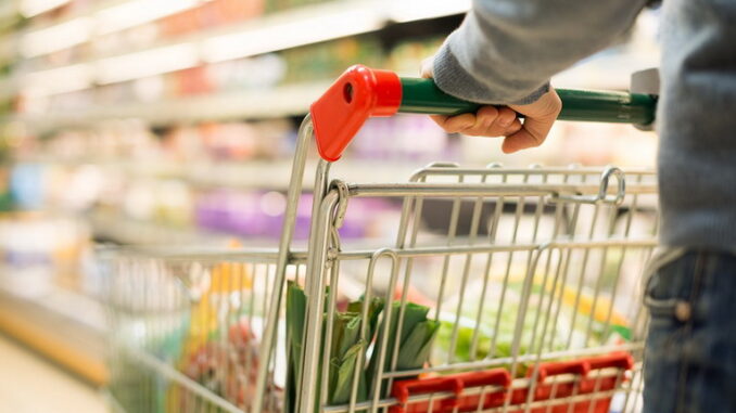 Ormai 5 milioni di italiani comprano solo cibo prossimo alla scadenza italiani