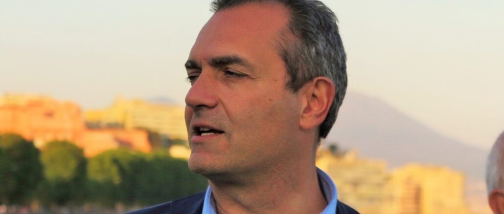 De Magistris in Brasile per testimoniare l’esperienza di magistrato ostacolato e di Sindaco impegnato soprattutto sui beni comuni