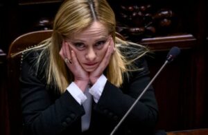 Sondaggio Dire-Tecnè: in leggero calo la fiducia per Meloni e il governo