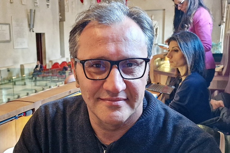 Governo, Ferrara (M5s): “Anche oggi solo passerelle, Roma Capitale si faccia il suo salario minimo” Roma