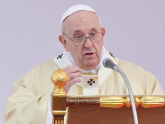 Papa Francesco: "Penso agli studenti coinvolti nell’incidente in Grecia"