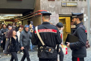 Roma, controlli antiborseggio dei carabinieri: 7 persone arrestate