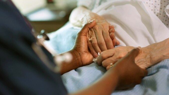 anziani ospedale sanità napoli