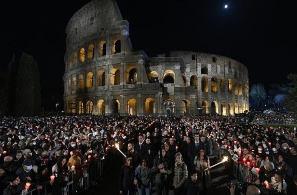 Alla Via Crucis voci di pace dai territori feriti dalla guerra crucis