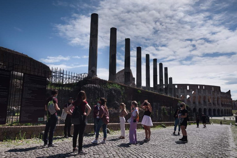 Roma, "La città insegna", torna il ciclo di lezioni all'aperto guidate dai docenti IED Roma, "La città insegna", torna il ciclo di lezioni all'aperto guidate dai docenti IED