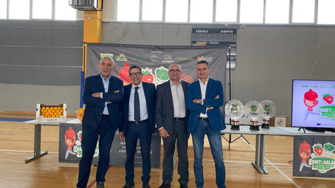 Promotori del progetto e sindaco di Bellizzi fruit