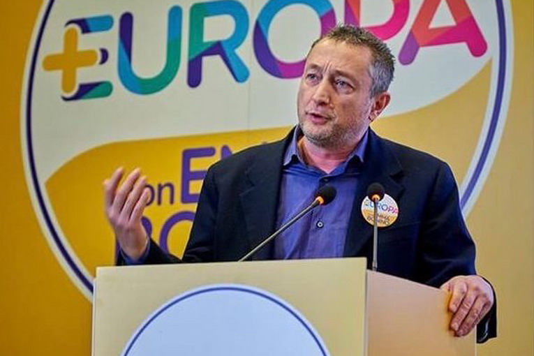 Ucraina, Federico (+EUROPA): "Accelerare sostegno militare è obiettivo del nostro appello. Con meno armi, Ucraina già in mano all’invasore" Ucraina, Federico (+EUROPA): "Accelerare sostegno militare è obiettivo del nostro appello. Con meno armi, Ucraina già in mano all’invasore"