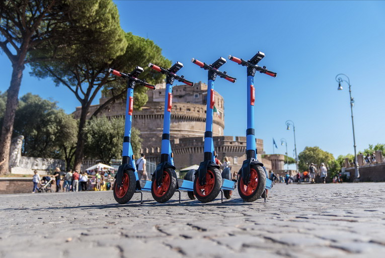 Roma, Dott vince la gara per continuare il servizio di monopattini elettrici per i prossimi tre anni Roma, Dott vince la gara per continuare il servizio di monopattini elettrici per i prossimi tre anni