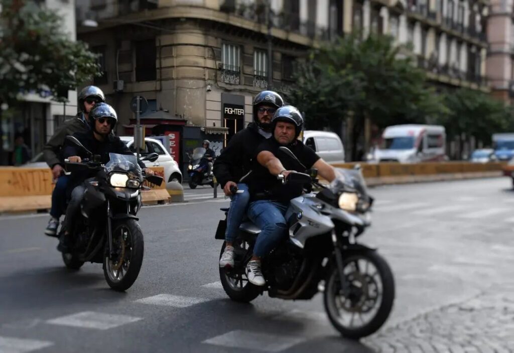 Napoli, Corso Umberto I: rapinano una donna, arrestati corso