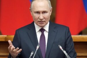 Putin: “L’Occidente ha scatenato una guerra contro di noi e vuole dettare le regole”