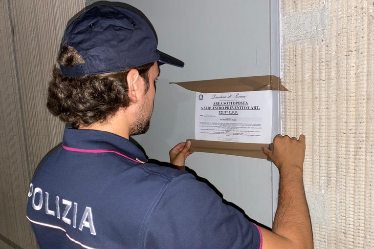 Roma, controlli amministrativi della Polizia: sequestrato un locale in zona Settebagni Roma, controlli amministrativi della Polizia: sequestrato un locale in zona Settebagni