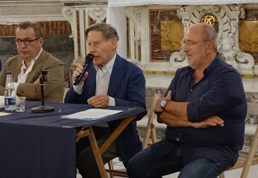 Presentato presso la Fondazione “San Giuseppe dei Nudi” il volume di Mario Lepre “Studio Etimologico e Tematico delle Canzoni Napoletane” fondazione