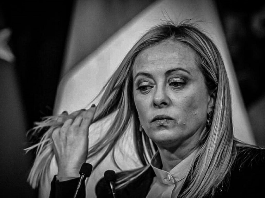 Fratoianni: "La Meloni è in imbarazzo a manda i suoi avanti" meloni