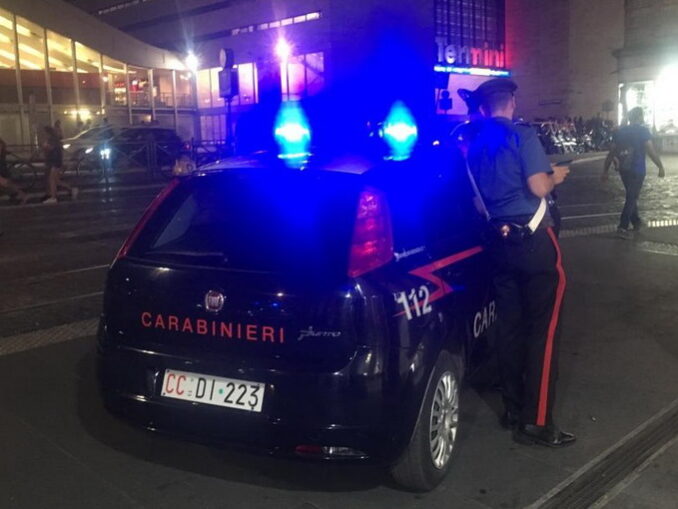 Movida, controlli antidroga dei carabinieri in diverse zone di Roma Movida, controlli antidroga dei carabinieri in diverse zone di Roma
