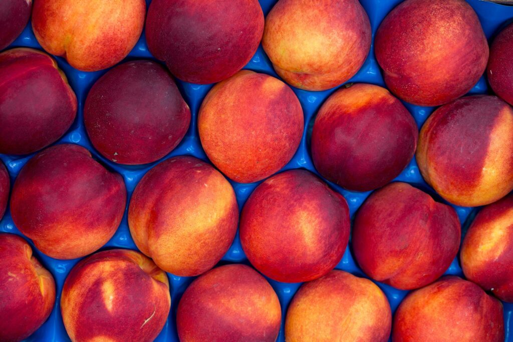 Caldo, Coldiretti: natura in tilt, frutta più dolce e fuori stagione caldo