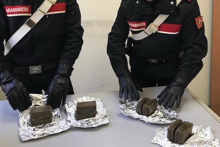 Roma, fermato dai carabinieri un 30enne per spaccio di droga Roma