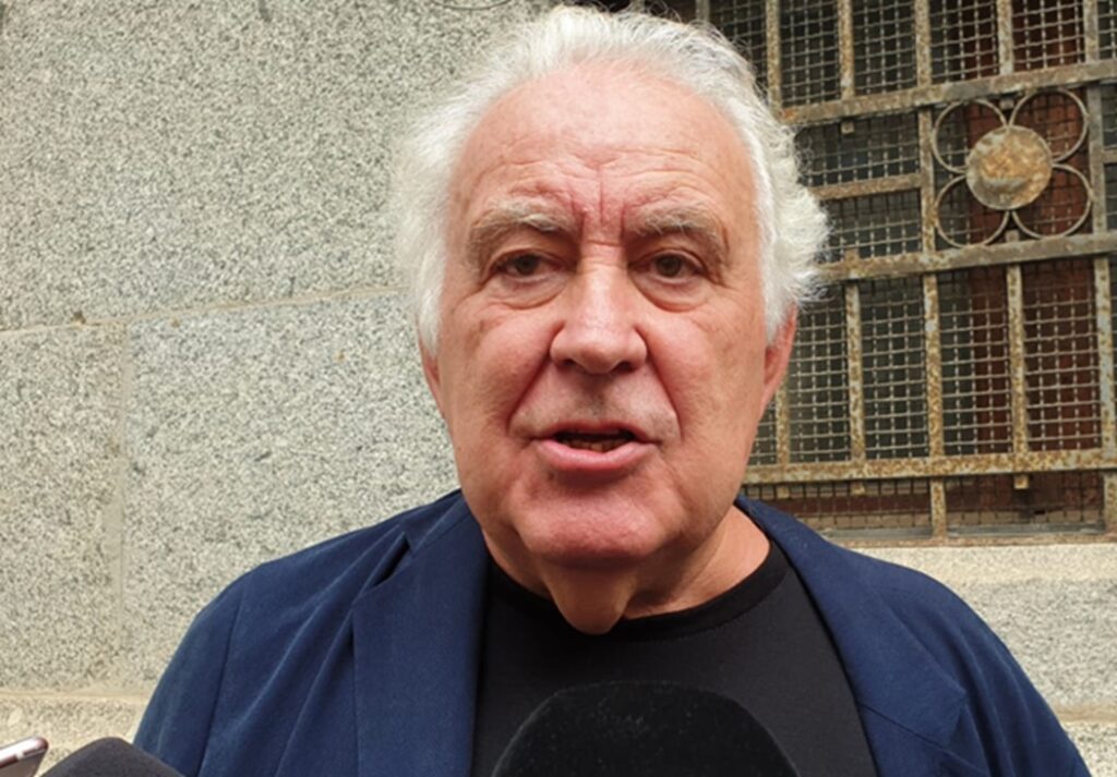 Santoro: "Basta celebrare le armi, siamo sull’orlo di una terza guerra mondiale" santoro