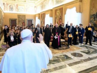 Il Papa: "Il ricordo dei bambini morti in guerra tocchi il cuore di chi può fermare le violenze"