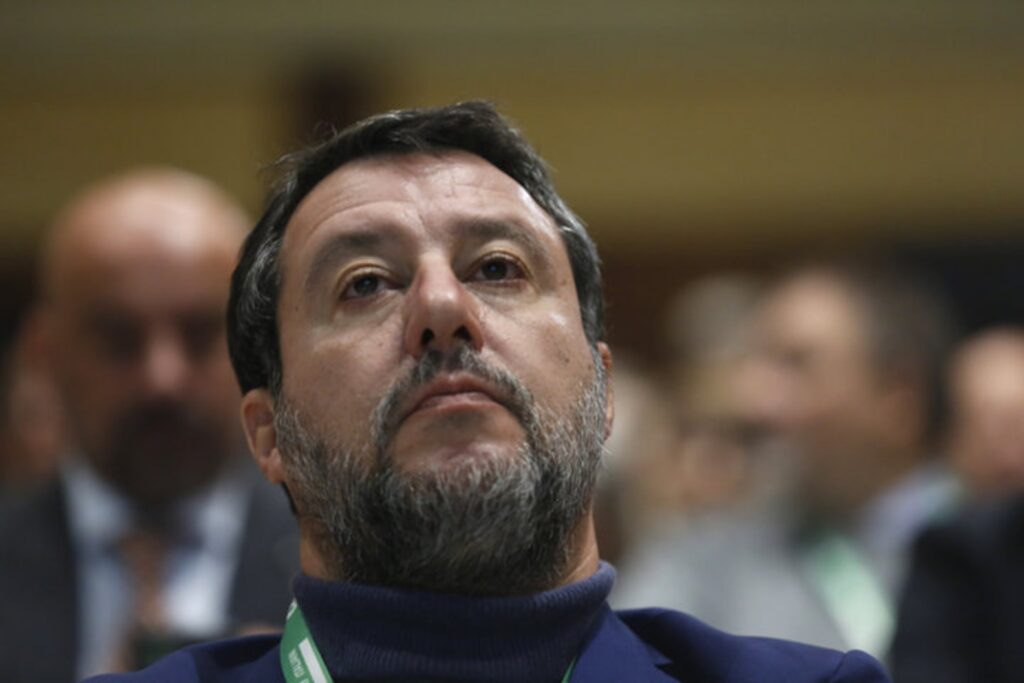Salvini: “Tifo Trump perchè riporterebbe subito la pace nel mondo” salvini
