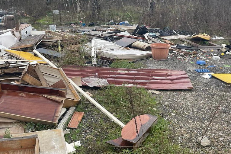 Roma, Italia Viva: "Discarica abusiva sull'Aniene, comune e regione si attivino per la bonifica" Roma