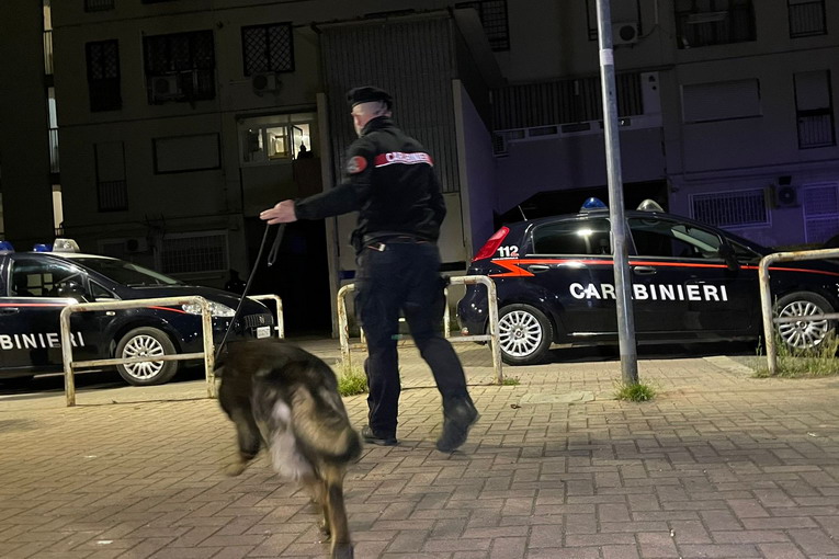 Roma, colpo allo spaccio e al traffico di droga: fermate 17 persone in flagranza di reato Roma