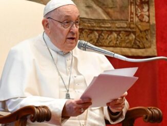 Il Papa ai francescani: "Vicini a chi oggi porta le cicatrici di sofferenze e ingiustizie"