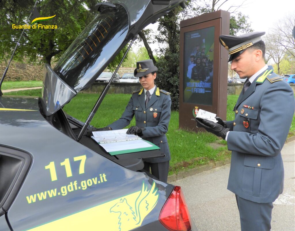 GdF Treviso, scoperti lavoratori in nero e irregolari GdF Treviso, scoperti lavoratori in nero e irregolari
