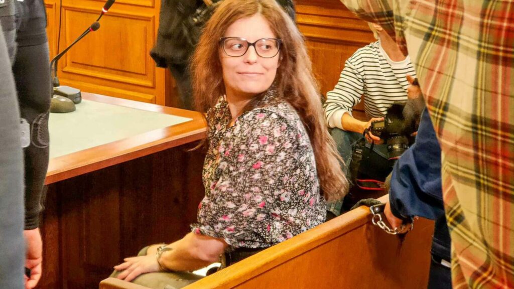 Ilaria Salis fa appello al governo: “Trasferitemi all’ambasciata italiana a Budapest” salis