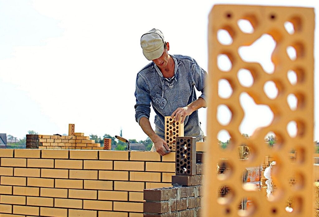 Istat, produzione nelle costruzioni a luglio 2024 decreto