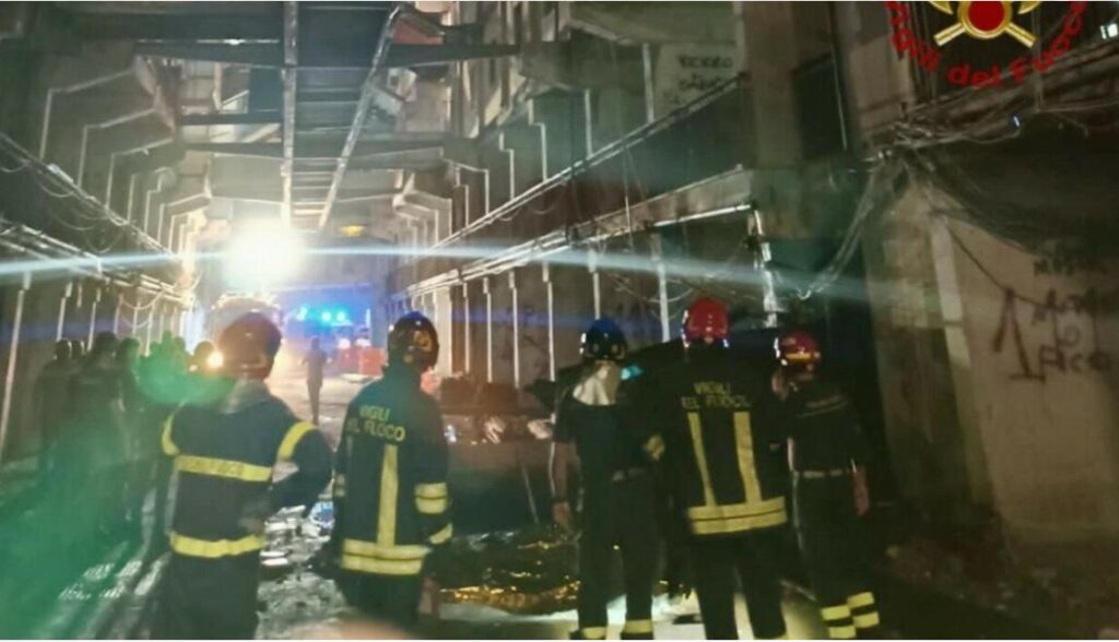 Crollo Scampia, la vicinanza di De Magistris scampia
