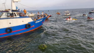 Fiumicino, partecipazione e devozione per la processione a mare