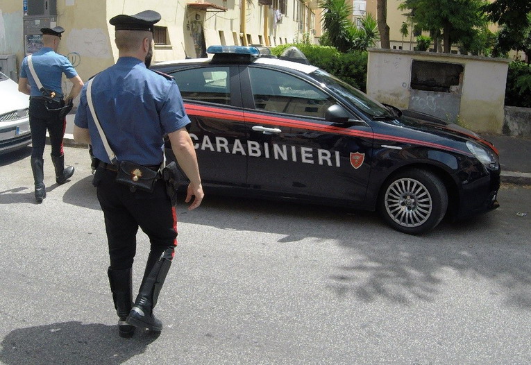 Centocelle, fermato un uomo mentre aggrediva la moglie: 55enne indiziato di maltrattamenti Centocelle