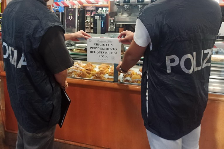 Ponte Milvio, sospesa licenza per 7 giorni ad un bar dopo alcune segnalazioni Ponte Milvio