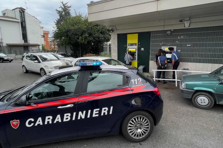 Roma, 2 rapine ad ufficio postale: fermate due persone Roma