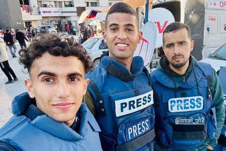 Gaza, Hamad, giornalista 19enne morto sotto le bombe di Israele: il corpo a pezzi in sacchi di plastica e scatole di scarpe Gaza
