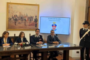Violenza sulle donne, entra in funziona Mobile Angel: uno smartwatch collegati ai carabinieri per chiedere aiuto