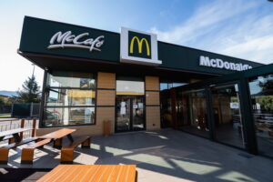 McDonald’s apre un nuovo ristorante a Primavalle: 55 persone assunte