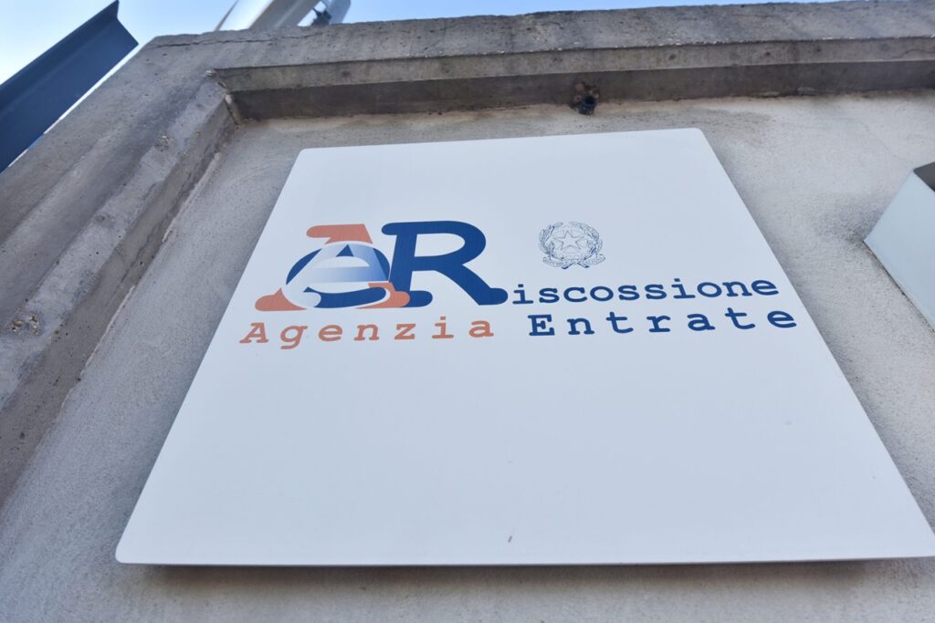 Ruffini lascia l’Agenzia delle Entrate: “Il clima è cambiato, non siamo estorsori di un pizzo di Stato” Ruffini lascia l’Agenzia delle Entrate: “Il clima è cambiato, non siamo estorsori di un pizzo di Stato”