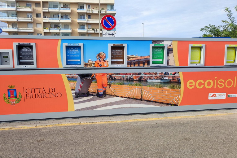 Fiumicino, migliora il servizio di raccolta differenziata: nuovi contenitoi, Ecoiosole e Ecosportello Fiumicino, migliora il servizio di raccolta differenziata: nuovi contenitoi, Ecoiosole e Ecosportello