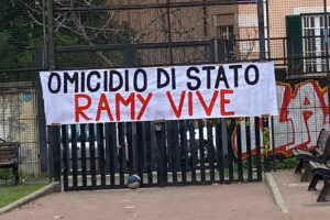 Roma, Lega: "Striscione e murales al Liceo Manara, stduenti non insultino lo stato"