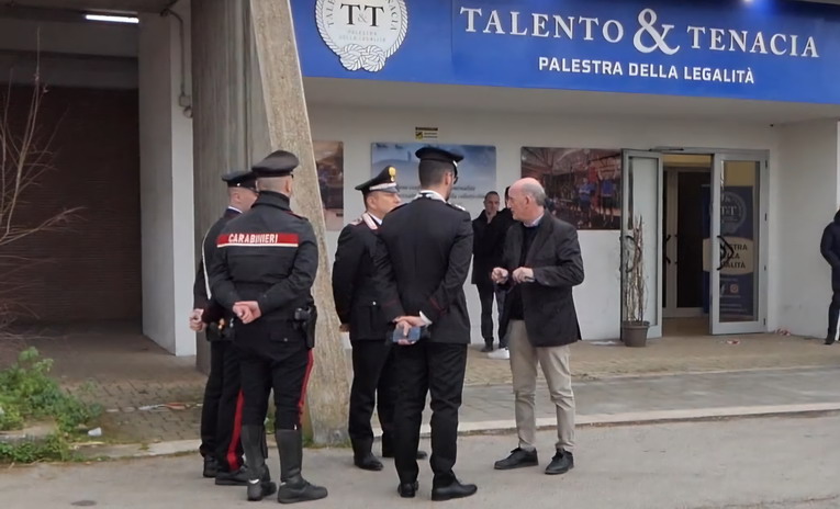 Ostia, palestra della legalità: fermato un uomo indiziato per gli atti vandalici