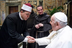 Inizio del Ramadam, l'Imam Nader Akkad della Grande Moschea di Roma, in preghiera per Papa Francesco