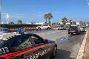 Ostia, rapina al minimarket: uomo arrestato dai carabinieri