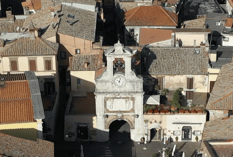 “Benvenuti a borgo”: istituzioni, associazioni, imprese e università si incontrano l’8 maggio a Sutri per confrontarsi su borghi e sostenibilità