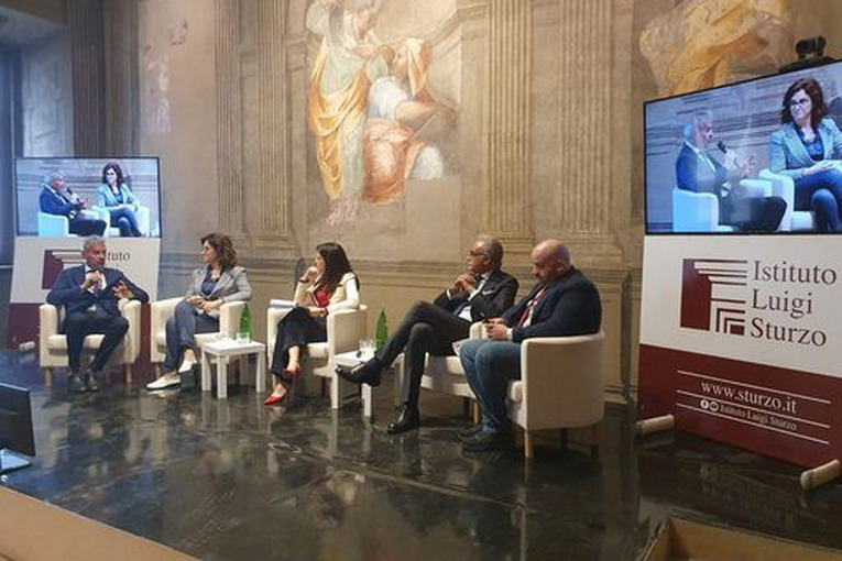 Istat: entro 2050 over 65 costituiranno 34% della popolazione