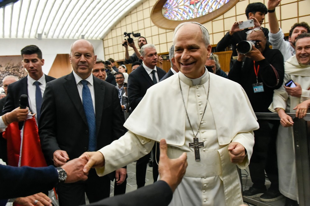 Il Papa ai giornalisti: “Disarmiamo anche le parole”
