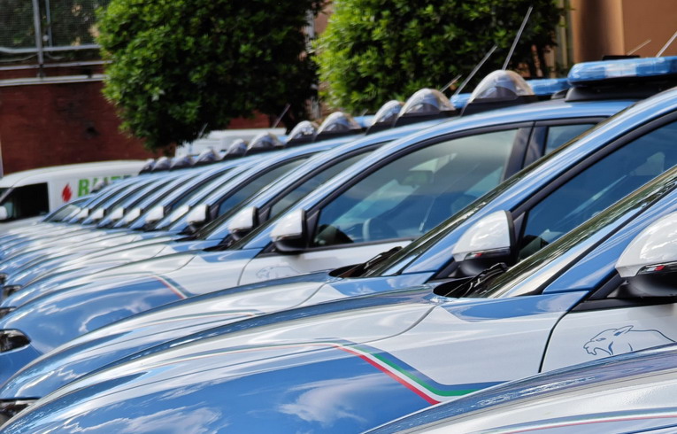 Prenestina, pausa pranzo con il metodo “prendi e vai”: scatta il fermo della polizia