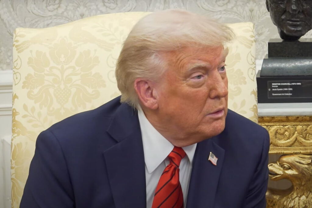 Trump: “Putin è impazzito, non so cosa diavolo gli sia preso” trump