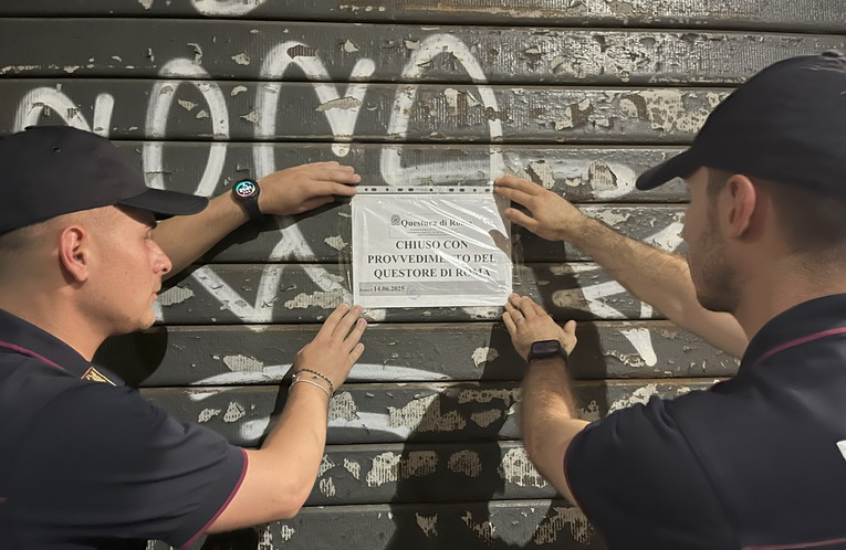 Pigneto, malamovida, rissa tra ubriachi: sigilli ad un locale